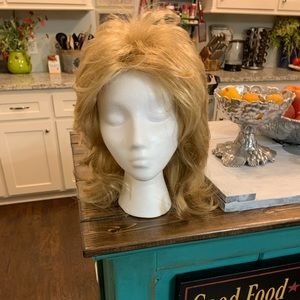 Raquel Welch Wig